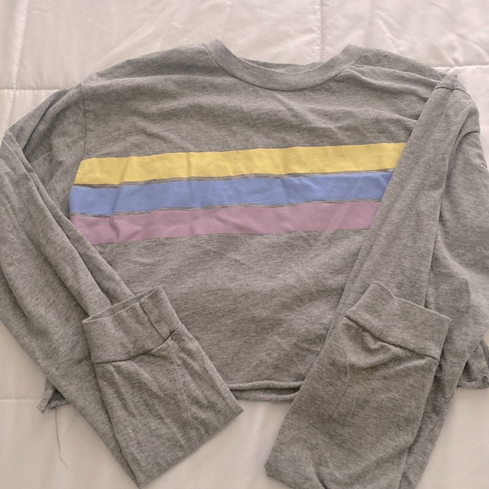 long sleeve crop top !